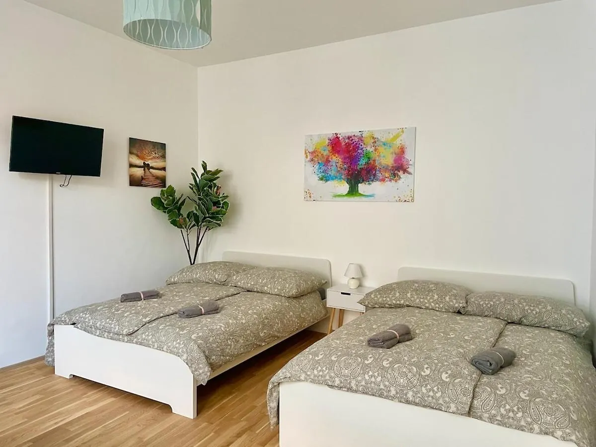 Sunny Central 70 M2 Long Term Apartment With Free Parking 비엔나 0*,